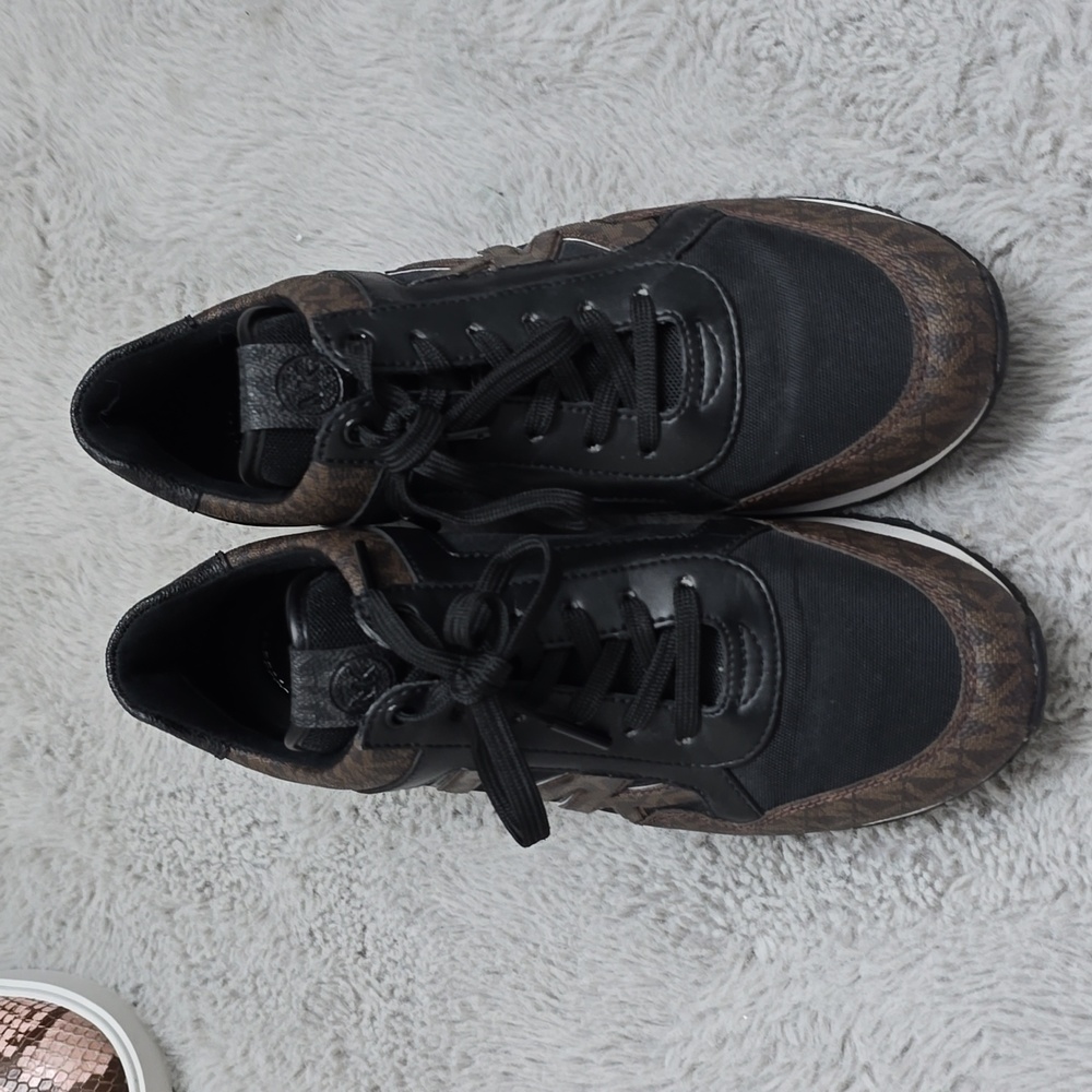 Michael Kors sneakers sz9